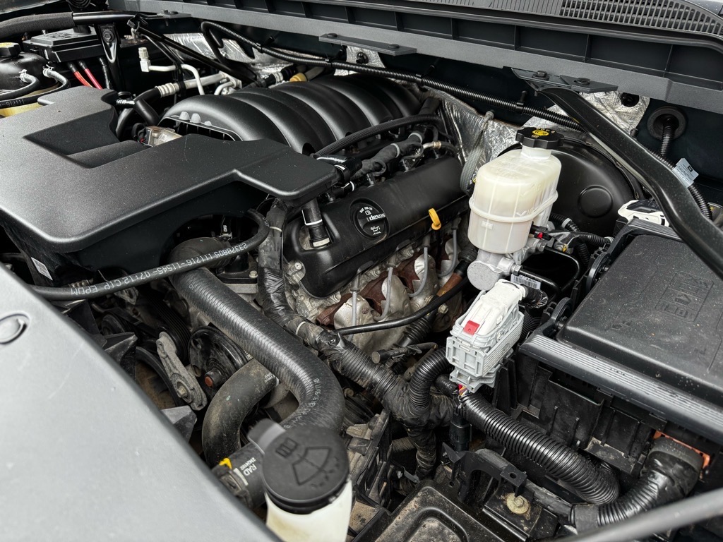 Additional photo of vehicle.