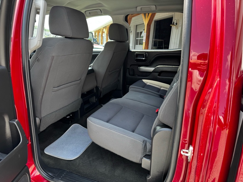 Additional photo of vehicle.