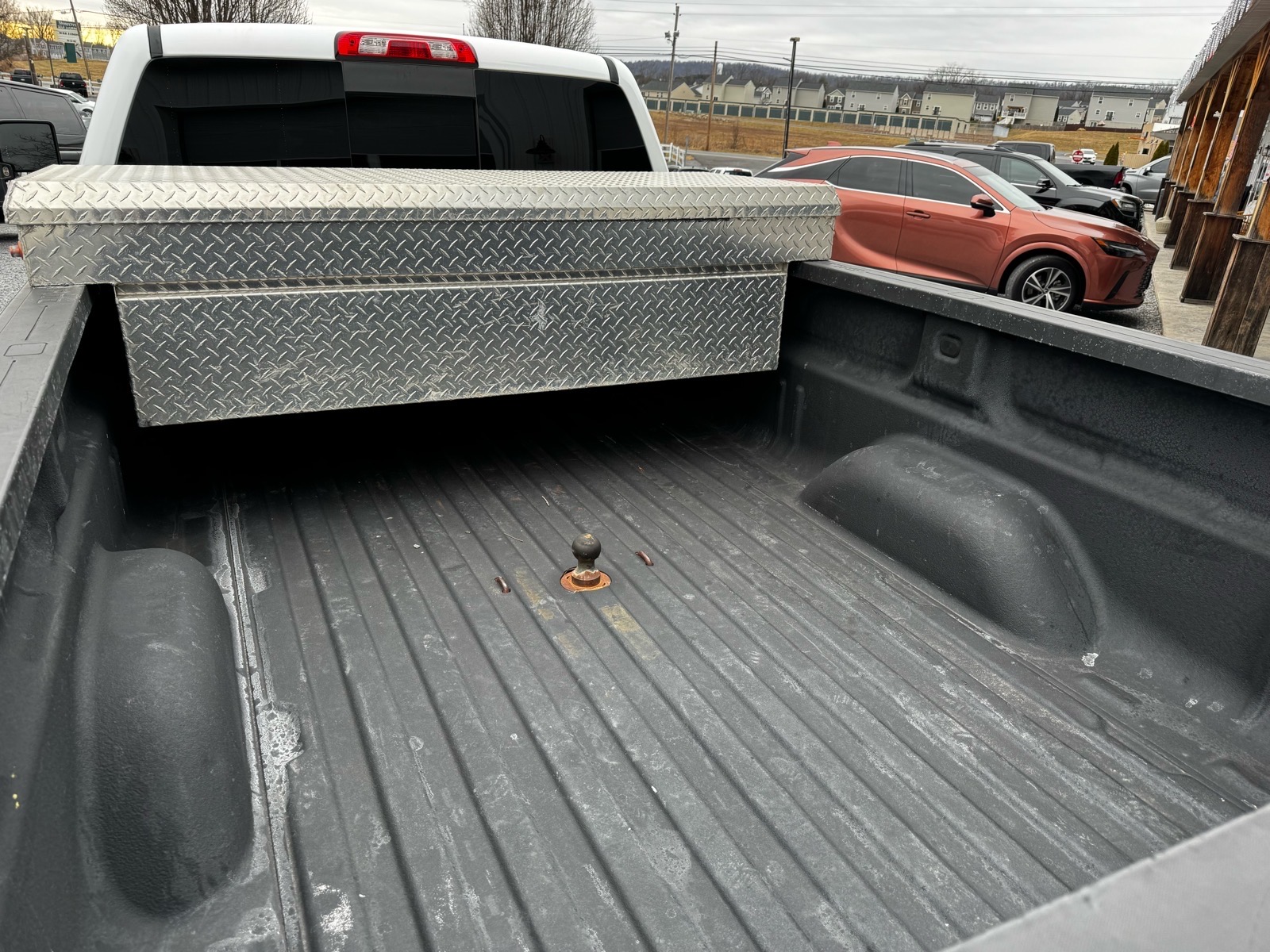 Additional photo of vehicle.