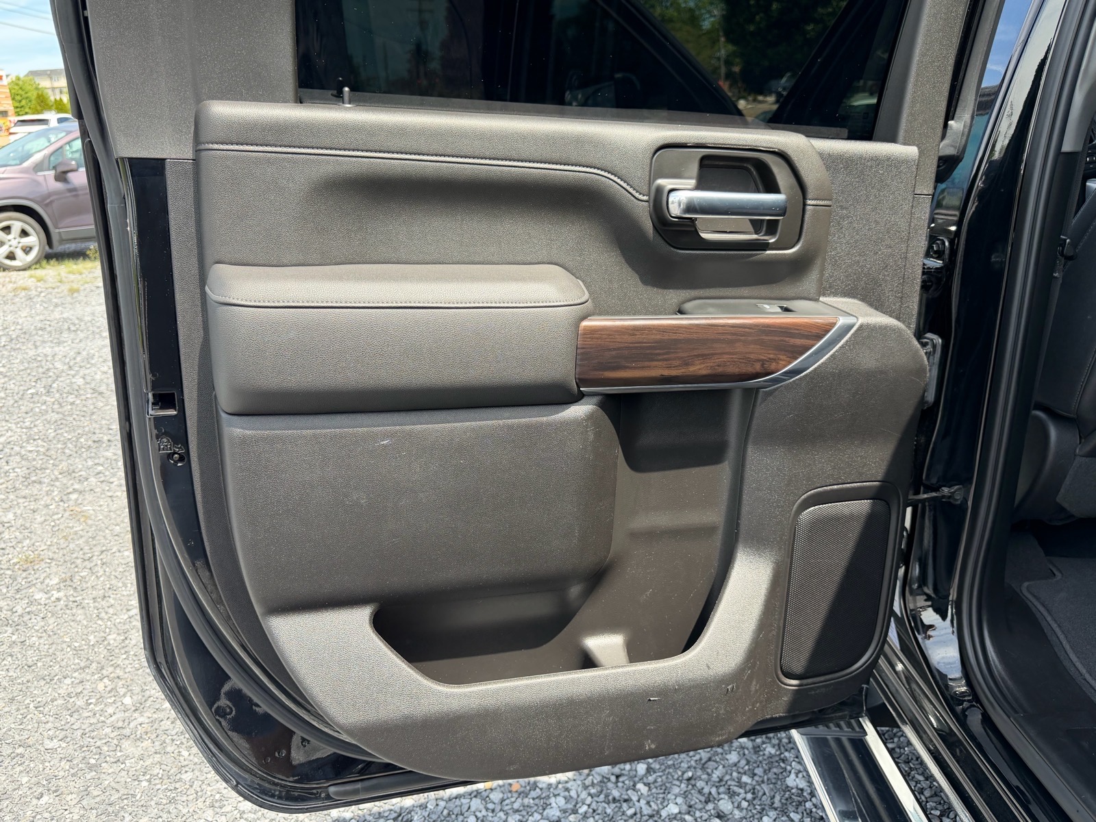 Additional photo of vehicle.