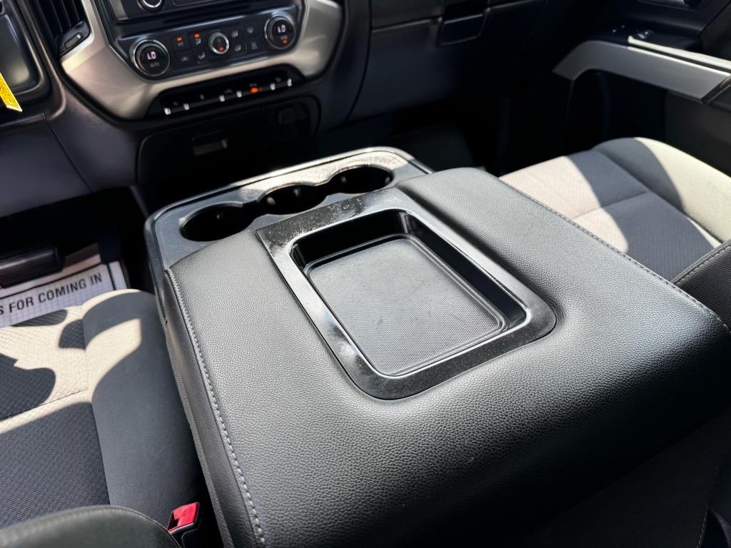 Additional photo of vehicle.