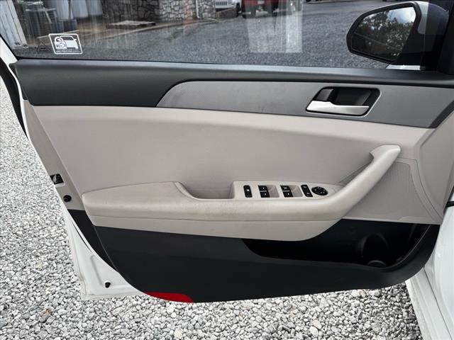 2018 Hyundai SONATA SE