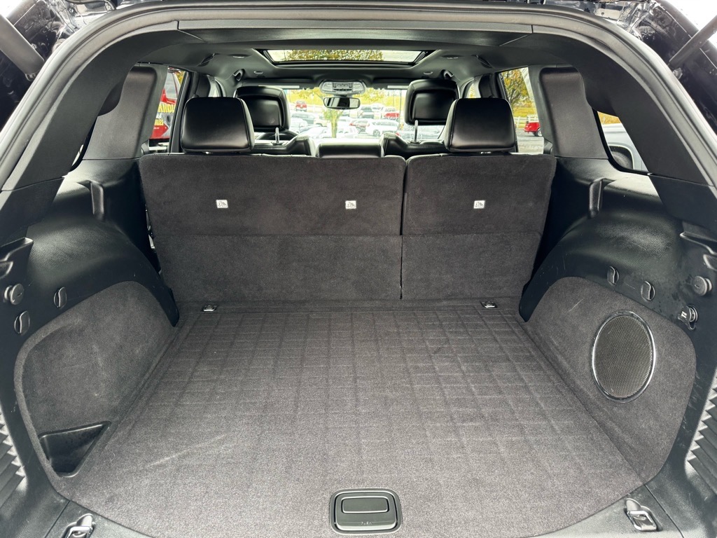 Additional photo of vehicle.