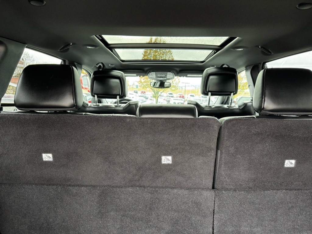 Additional photo of vehicle.