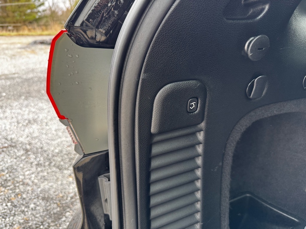 Additional photo of vehicle.