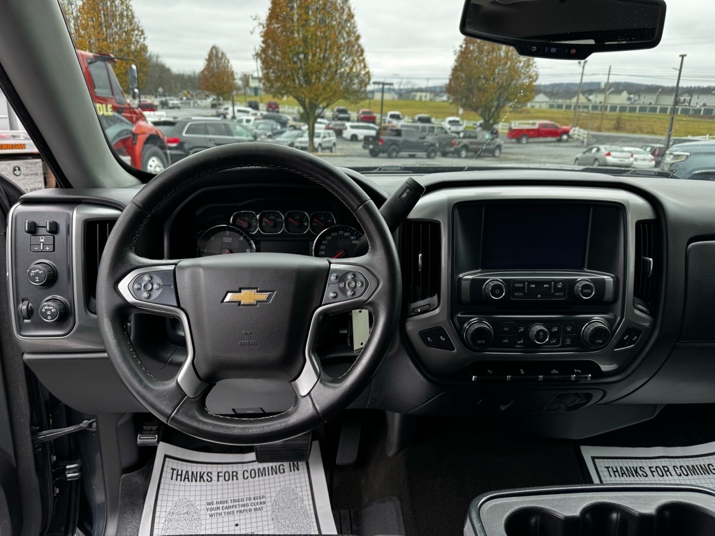 Additional photo of vehicle.