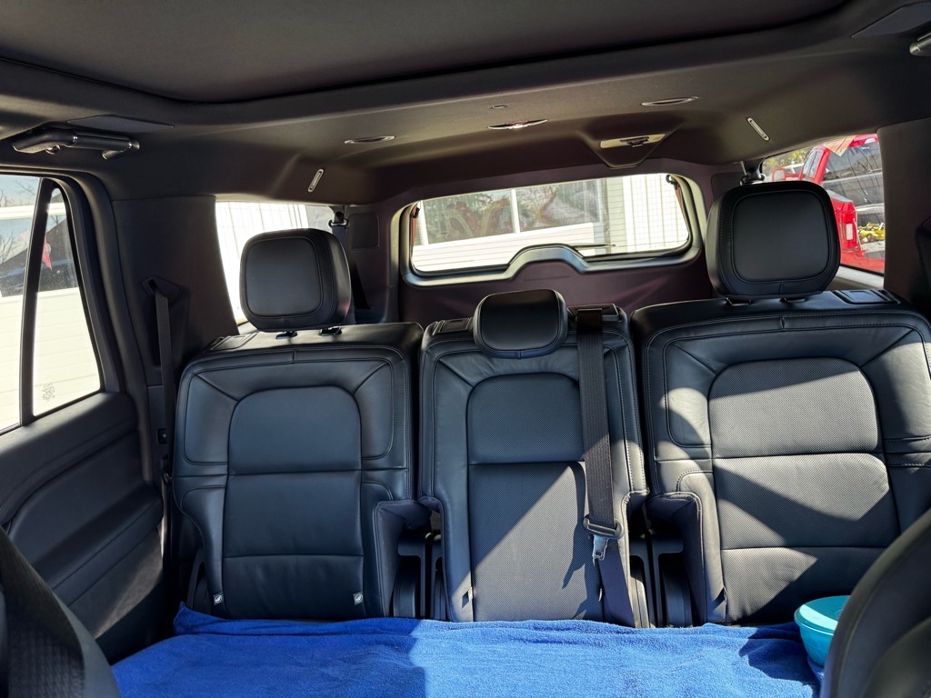 Additional photo of vehicle.