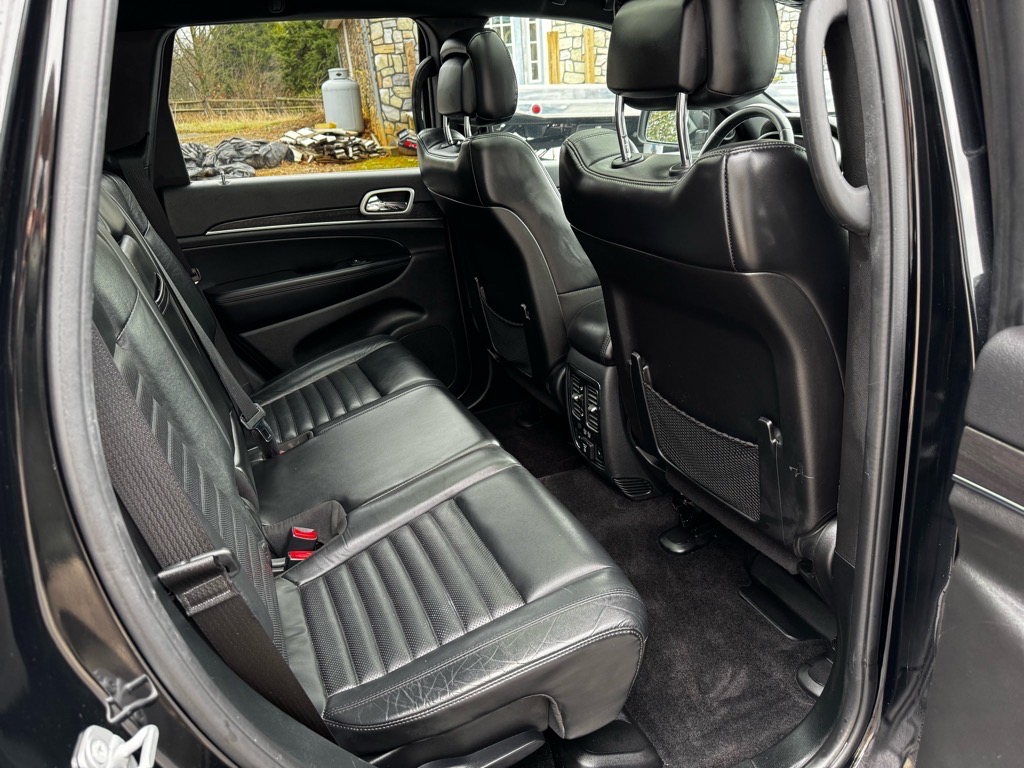 Additional photo of vehicle.