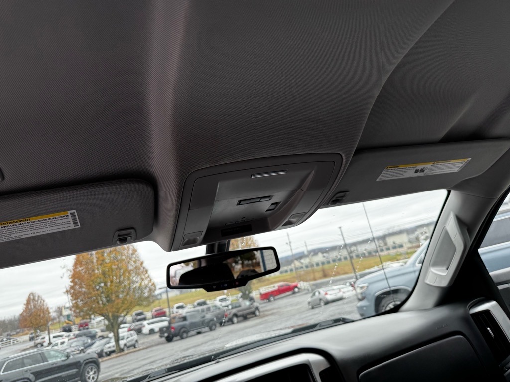 Additional photo of vehicle.