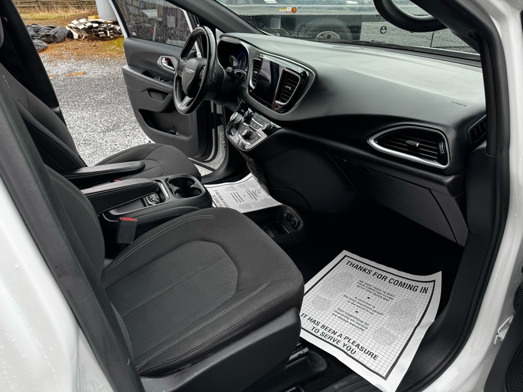 Additional photo of vehicle.