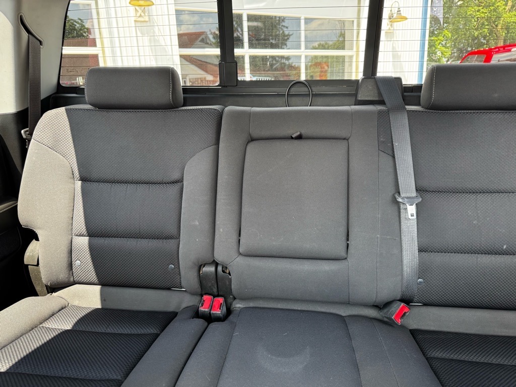 Additional photo of vehicle.