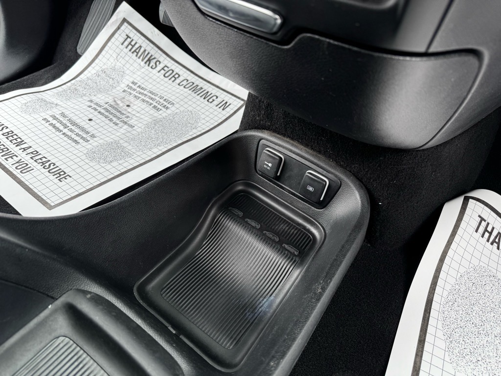 Additional photo of vehicle.