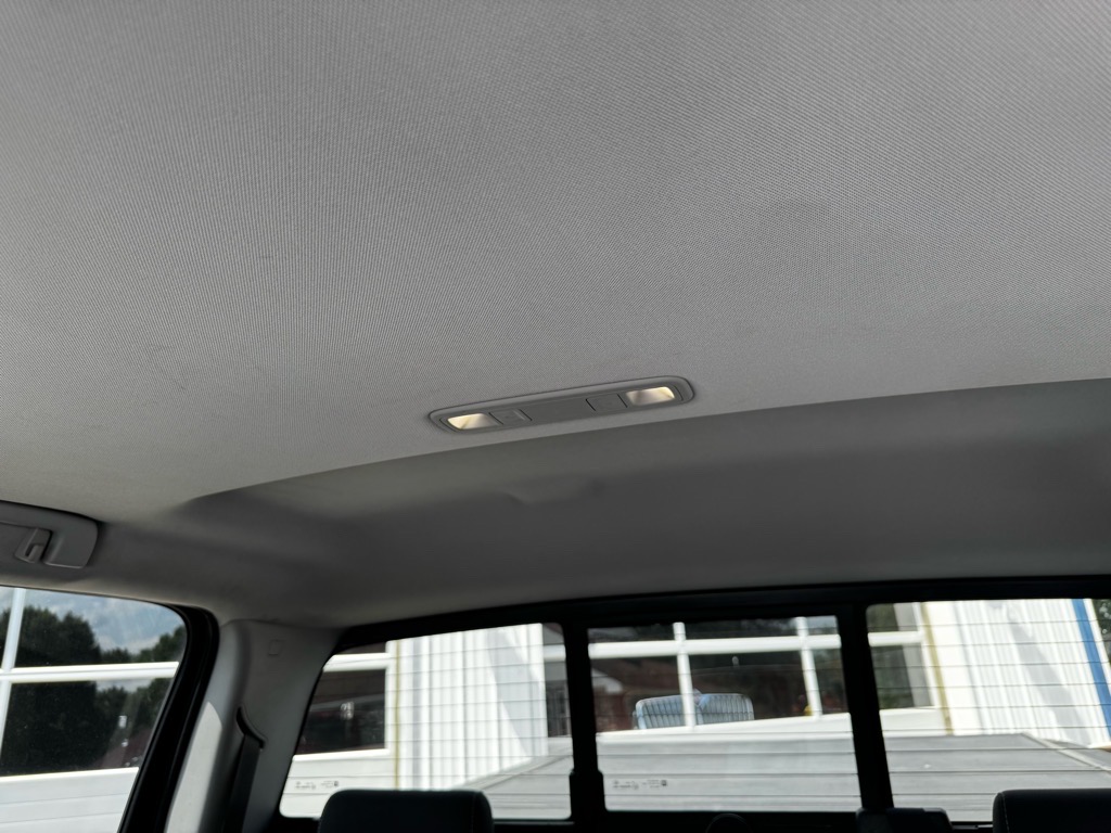 Additional photo of vehicle.