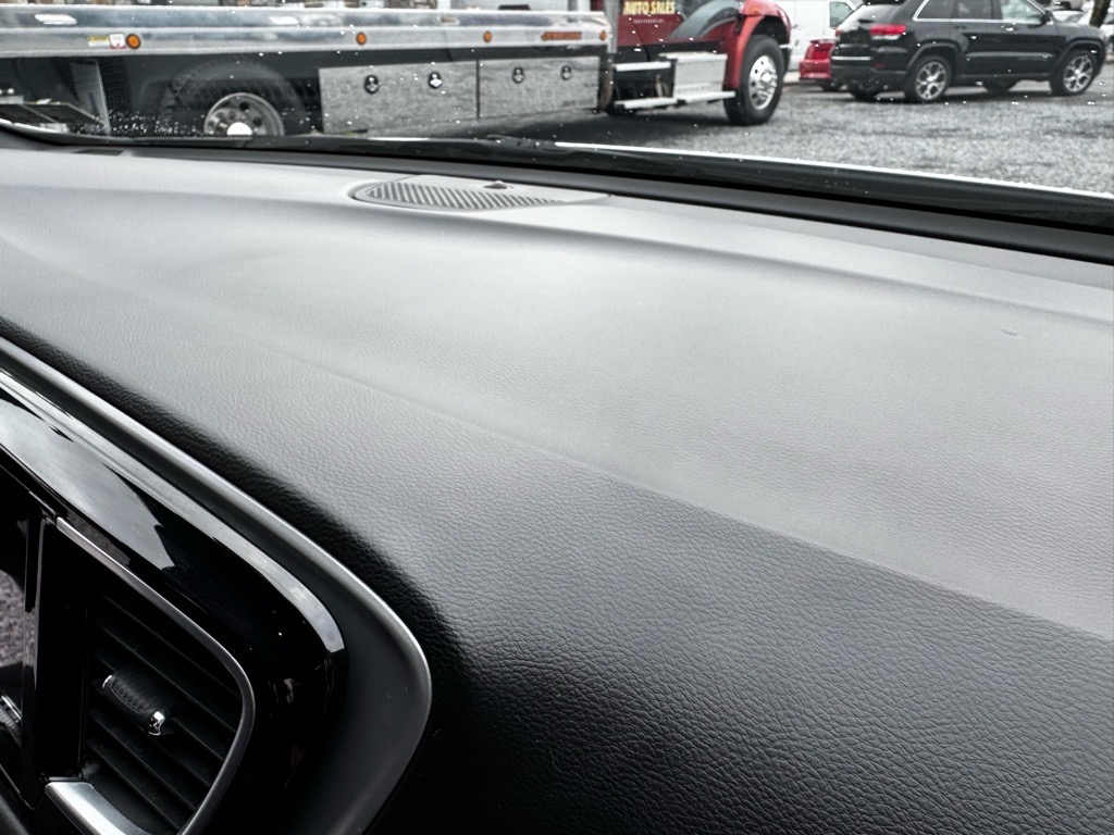 Additional photo of vehicle.