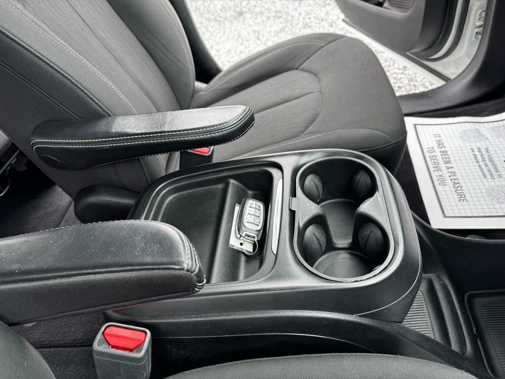 Additional photo of vehicle.