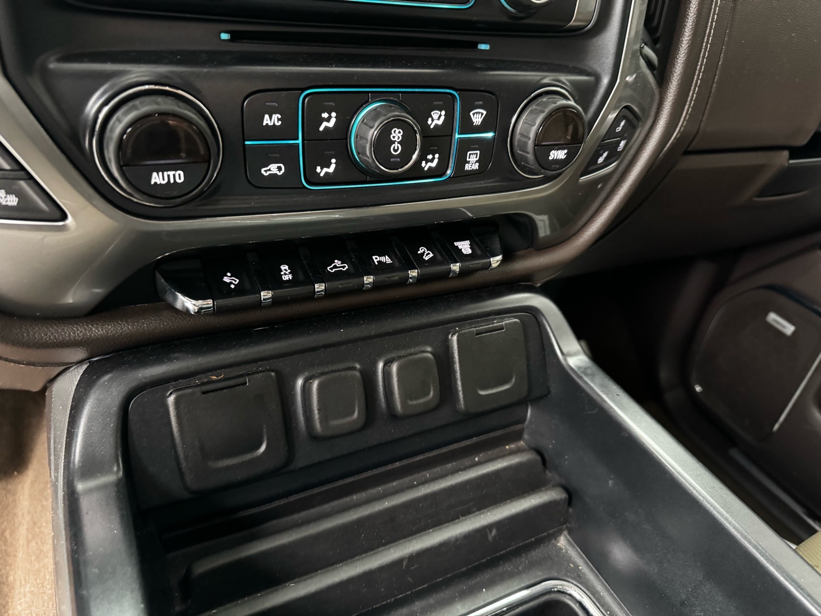 Additional photo of vehicle.