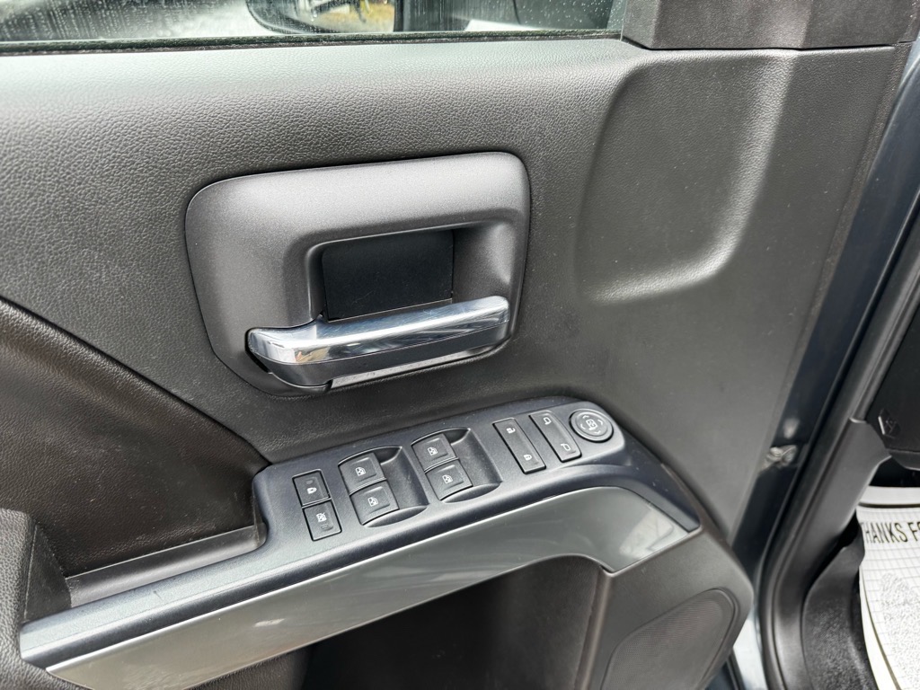 Additional photo of vehicle.