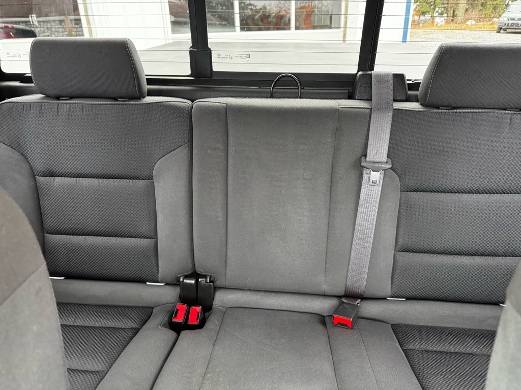 Additional photo of vehicle.