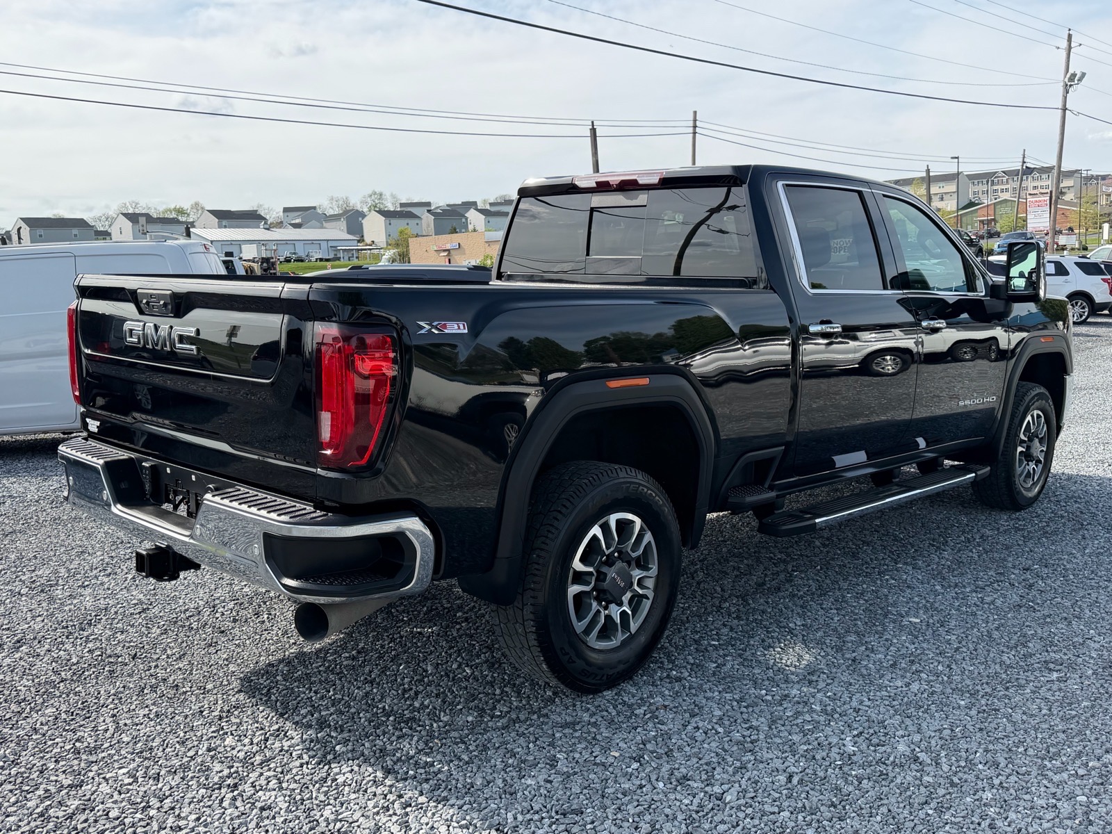 2022 GMC Sierra 4WD Crew Cab Standard Box SLT's photo