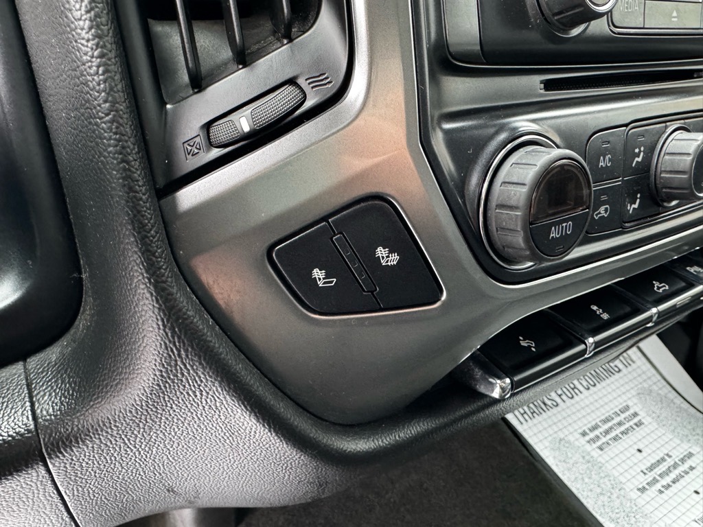 Additional photo of vehicle.