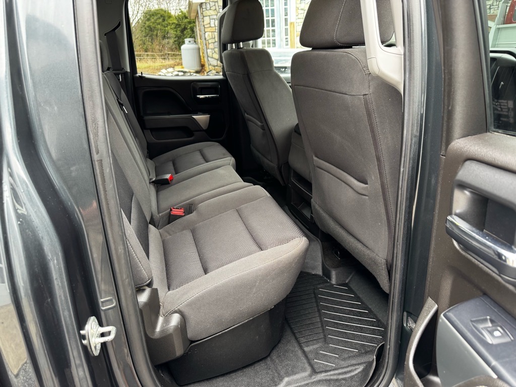 Additional photo of vehicle.