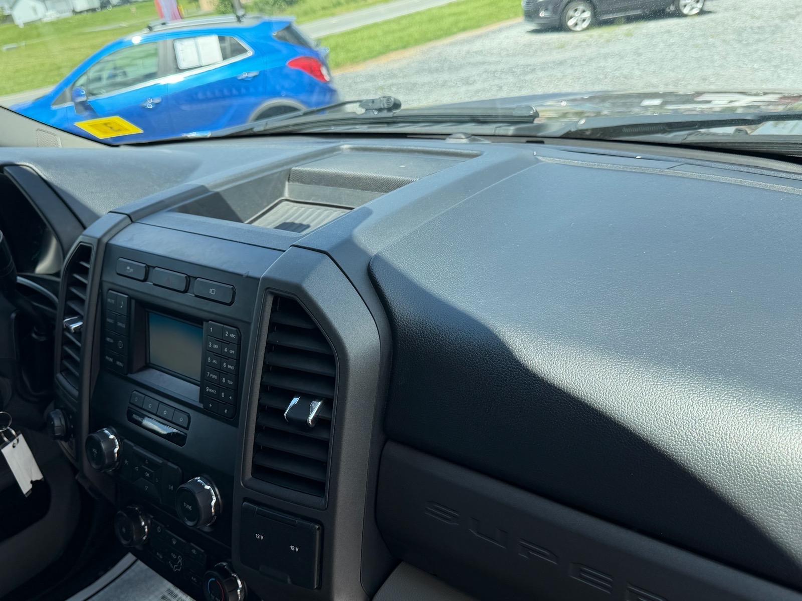 Additional photo of vehicle.