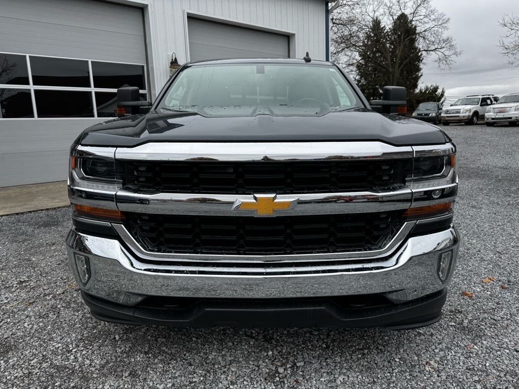 Additional photo of vehicle.