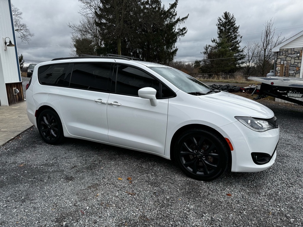 Additional photo of vehicle.