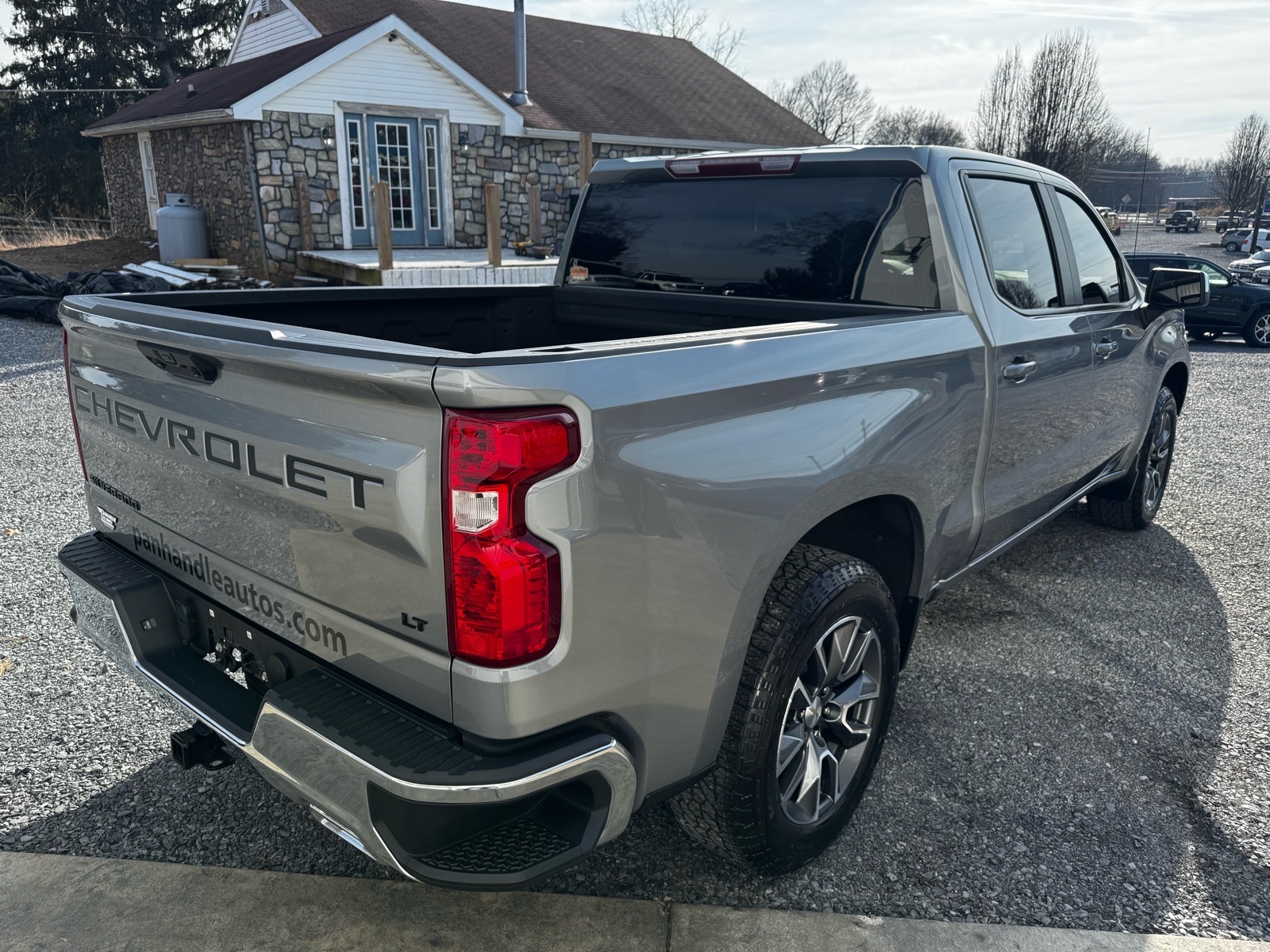 Additional photo of vehicle.