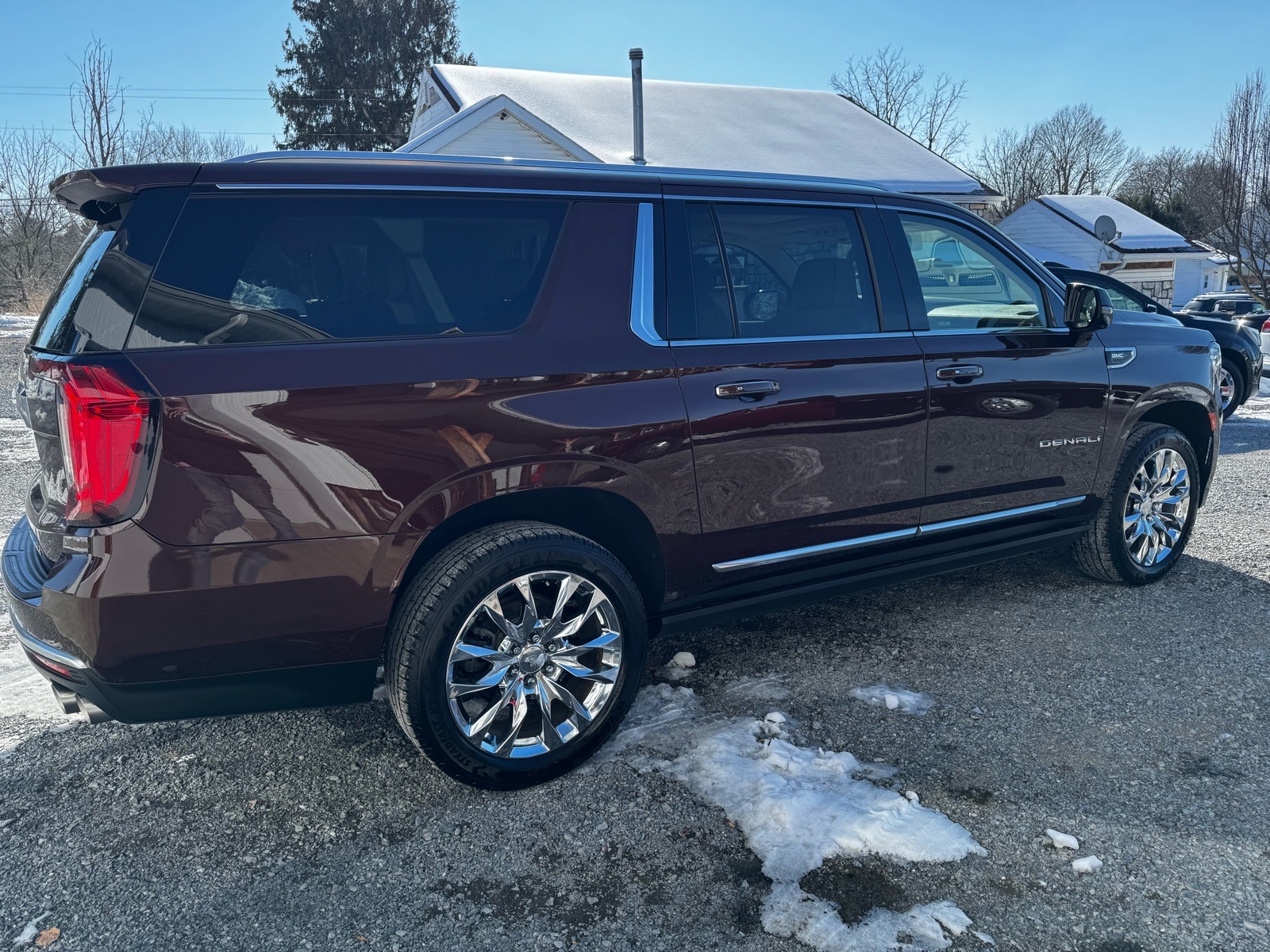 Additional photo of vehicle.