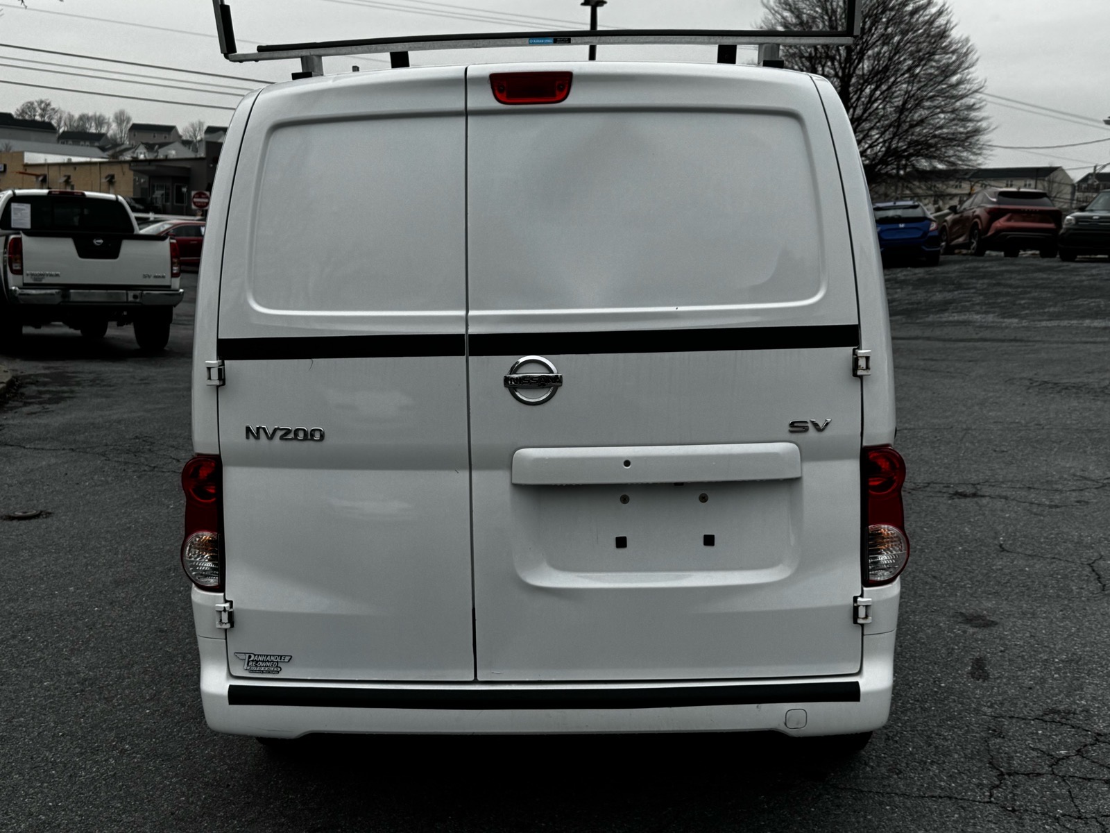 Additional photo of vehicle.
