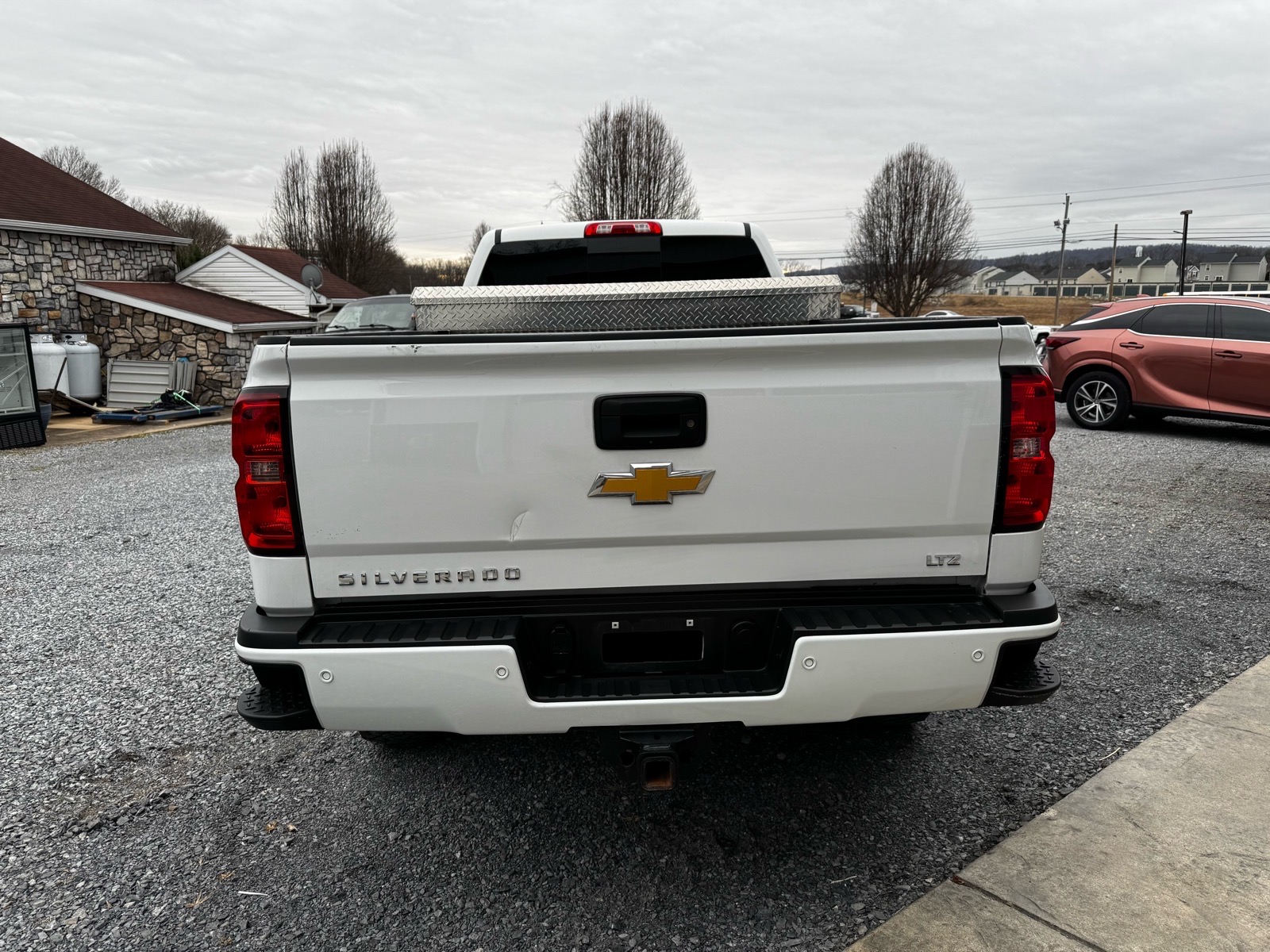 Additional photo of vehicle.