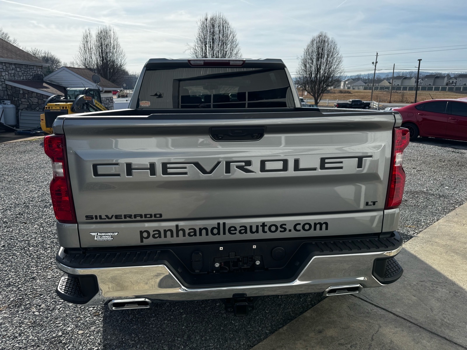 Additional photo of vehicle.