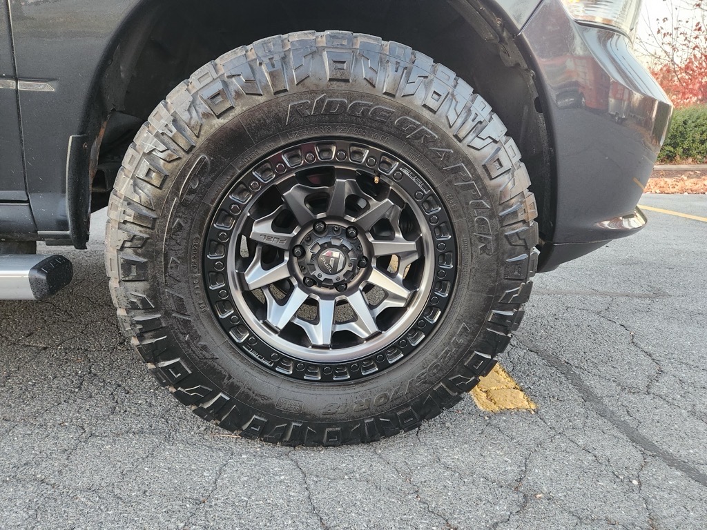 Additional photo of vehicle.