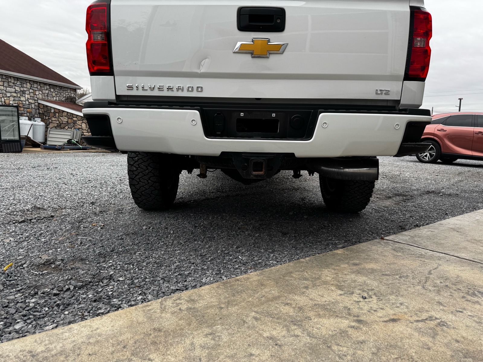 Additional photo of vehicle.