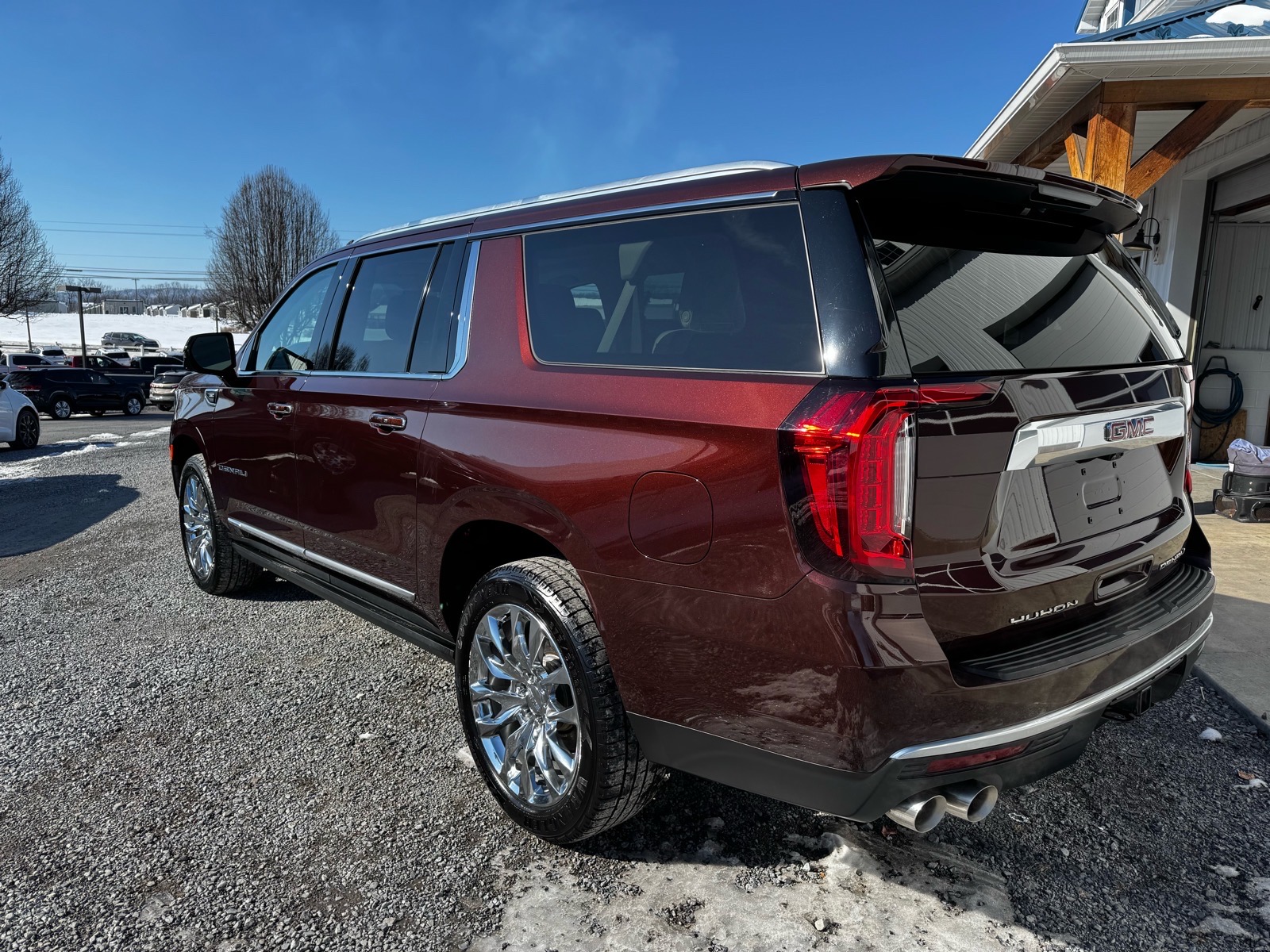 Additional photo of vehicle.