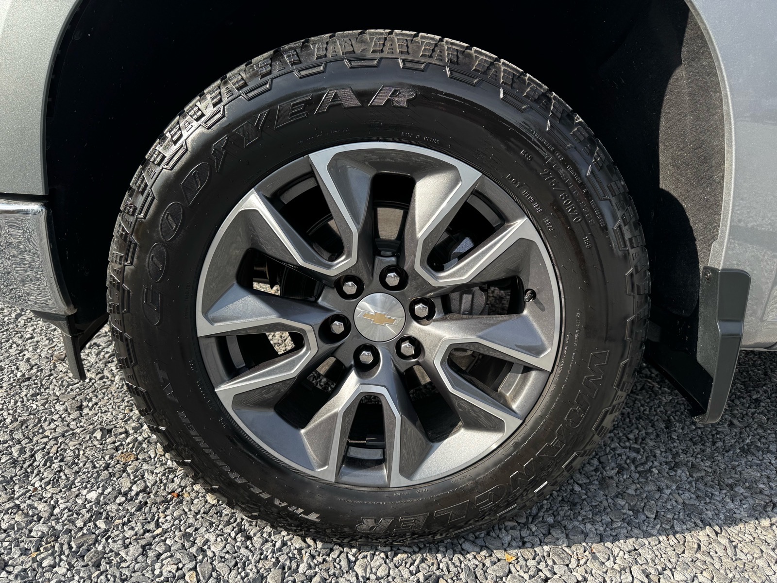 Additional photo of vehicle.