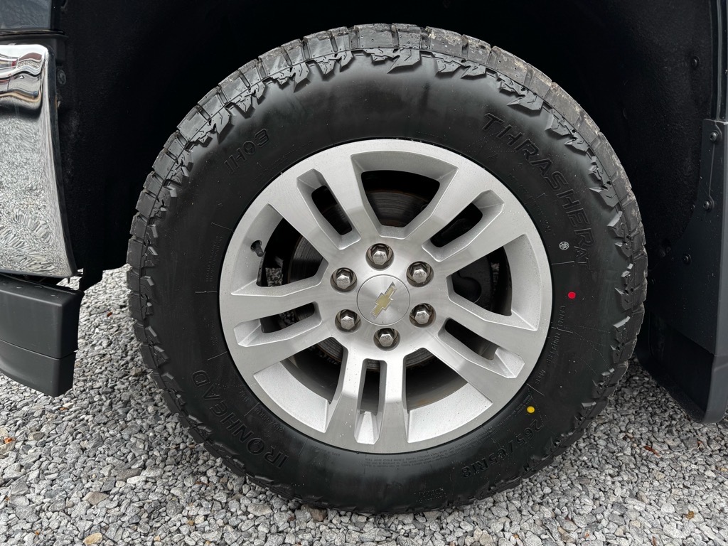 Additional photo of vehicle.