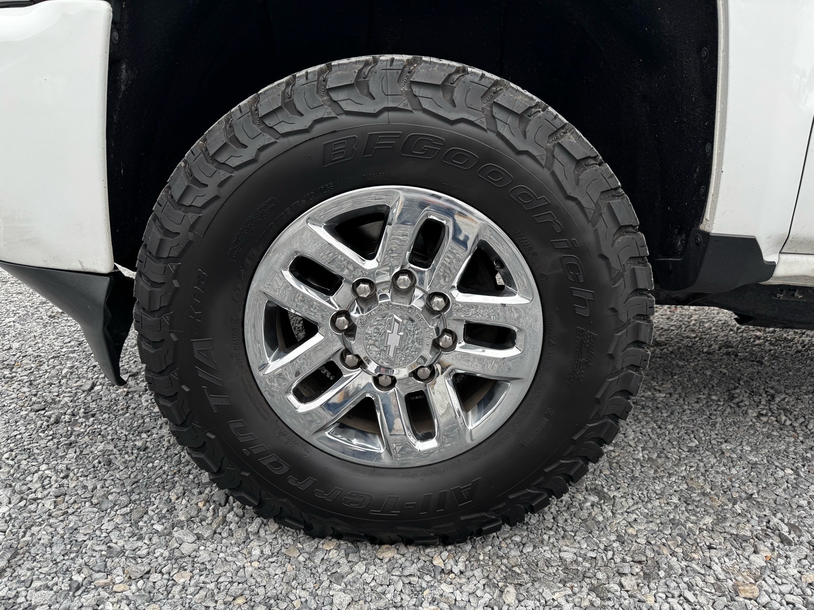 Additional photo of vehicle.