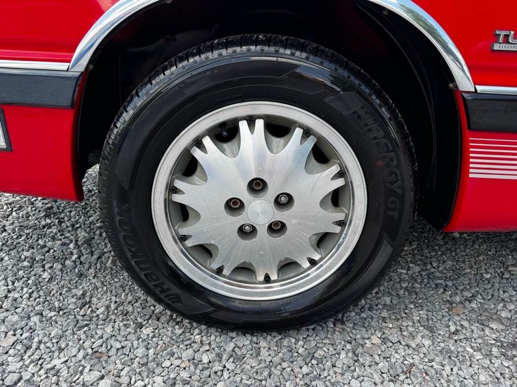 1989 Chrysler Lebaron - Photo 8