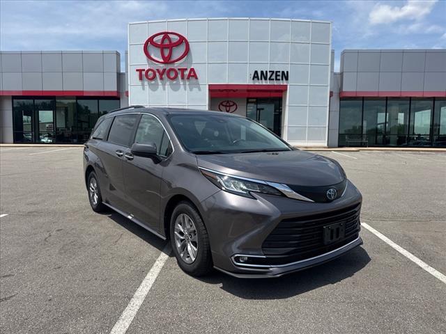 2023 Toyota Sienna XLE 7 Passenger
