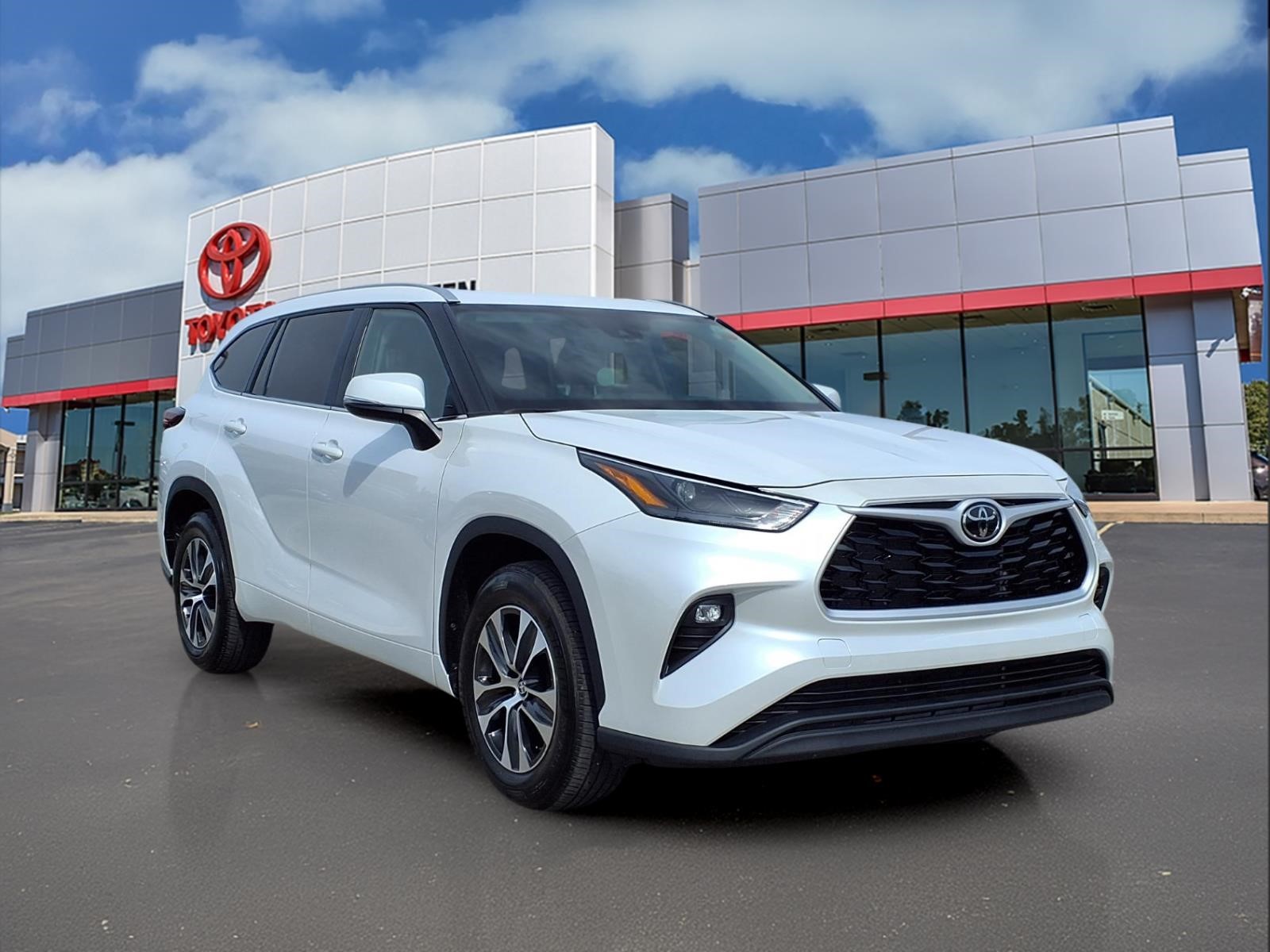 Pearl 2025 Toyota Highlander SUV / Crossover Front-Wheel Drive 8-Speed Automatic