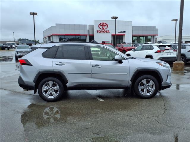 2022 Toyota RAV4 Hybrid XLE
