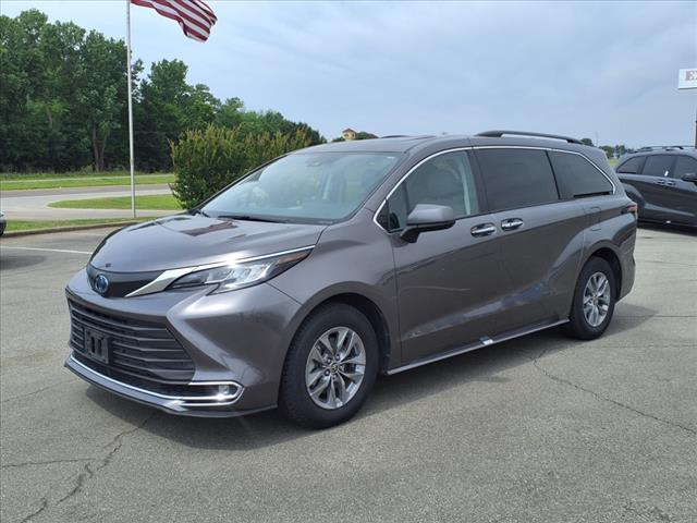 2023 Toyota Sienna XLE 7 Passenger