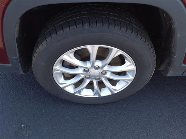 2019 Jeep Cherokee Latitude - Photo 10
