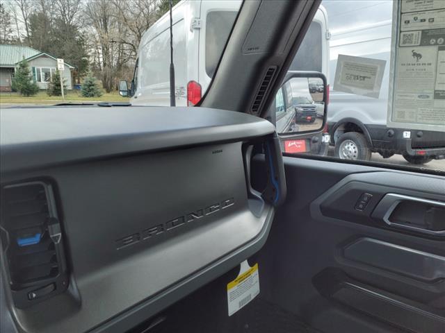 2024 Ford Bronco Black Diamond - Photo 11
