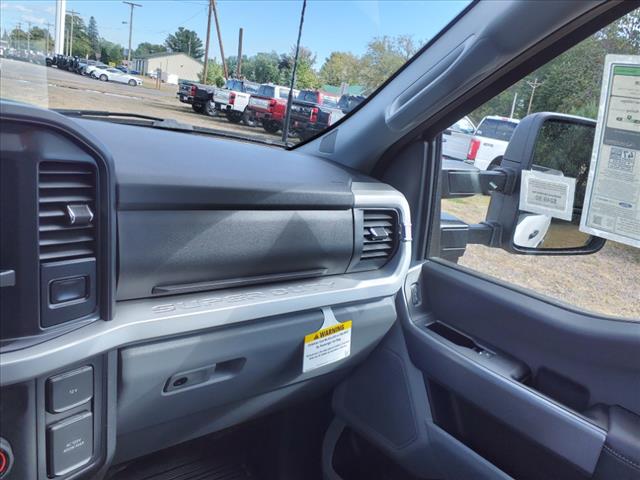 2024 Ford F-350 Super Duty XLT - Photo 11