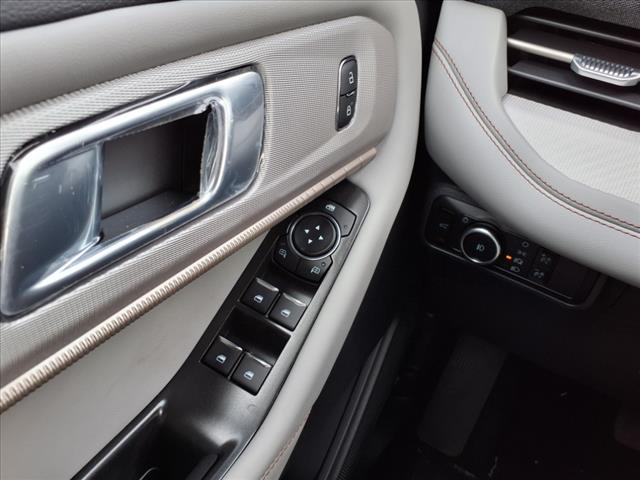 2025 Ford Explorer Active 4WD - Photo 12