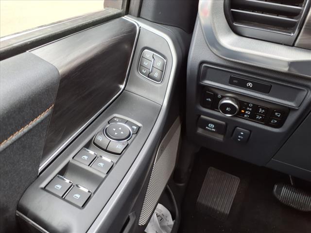 2025 Ford F-150 LARIAT 4WD SuperCrew 5.5 Box - Photo 12
