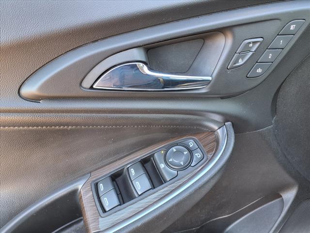 2017 Chevrolet Malibu Premier - Photo 12
